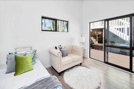 Photo of property in 34 Oaktree Avenue, Browns Bay, Auckland, 0630
