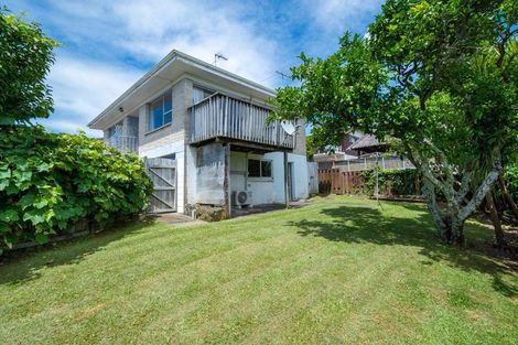 Photo of property in 12 Jenelin Road, Glendene, Auckland, 0602