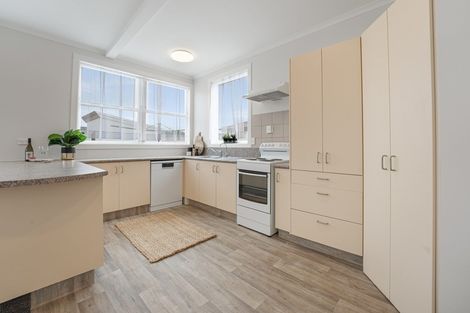 Photo of property in 16a Regan Street, Stratford, 4332