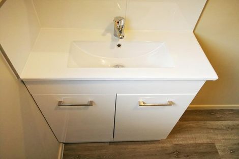 Photo of property in 1 Hinekohu Street, New Lynn, Auckland, 0600