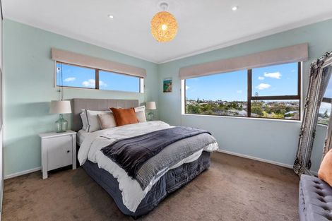Photo of property in 1/10 Harley Road, Hauraki, Auckland, 0622