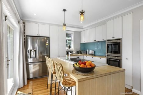 Photo of property in 16 Waru Street, Khandallah, Wellington, 6035