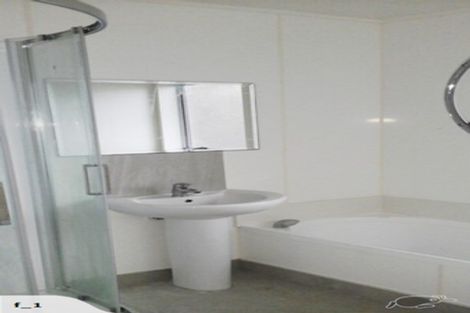 Photo of property in 11 Kearney Place, Massey, Auckland, 0614