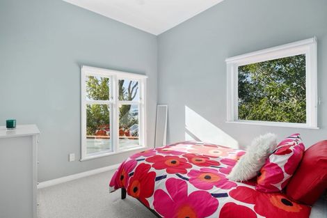 Photo of property in 22 Fairview Crescent, Kelburn, Wellington, 6012