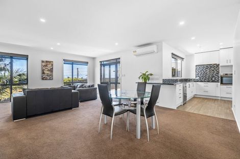 Photo of property in 49 Paynters Avenue, Strandon, New Plymouth, 4312