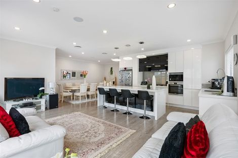 Photo of property in 20 Drumbuoy Drive, Flat Bush, Auckland, 2019
