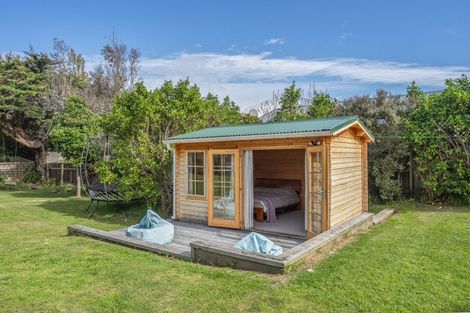Photo of property in 15 Drake Street, Waikawa Beach, Manakau, 5573
