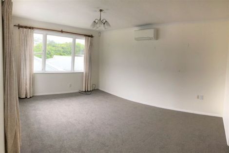 Photo of property in 21 Lyndfield Lane, Newlands, Wellington, 6037