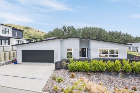 Photo of property in 16 Prestbury Grove, Churton Park, Wellington, 6037