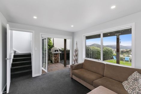 Photo of property in 27 Voltaire Street, Karori, Wellington, 6012