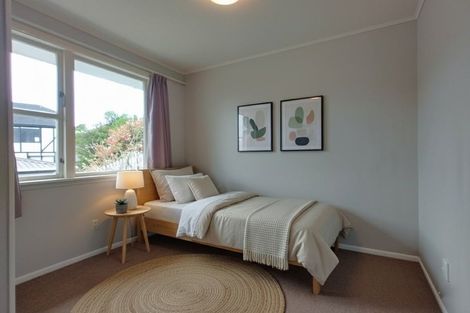 Photo of property in 32 Castle Crescent, Stokes Valley, Lower Hutt, 5019