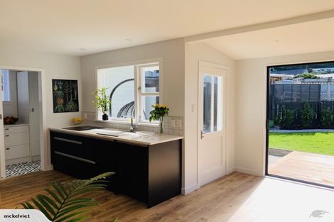 Photo of property in 40 Rua Street, Lyall Bay, Wellington, 6022