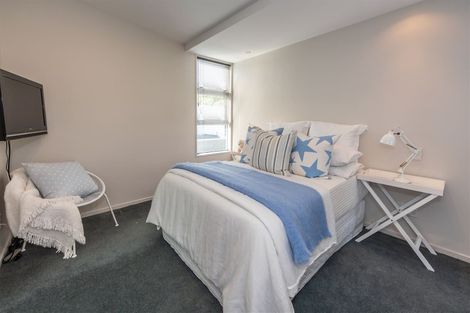 Photo of property in 35 Oakford Close, Riccarton, Christchurch, 8011