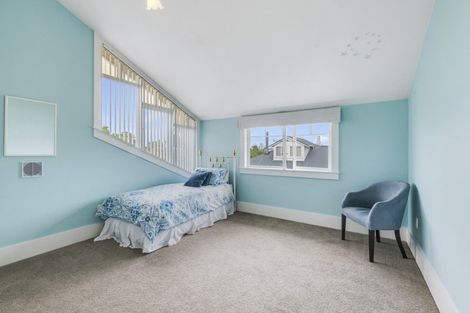 Photo of property in 1/6 Valley Road, Northcote, Auckland, 0626