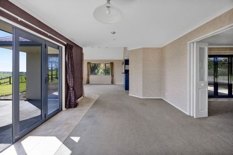 Photo of property in 311 Croydon Road, Midhirst, Stratford, 4394
