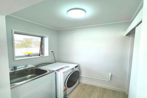 Photo of property in 2/102 Lynwood Road, New Lynn, Auckland, 0600