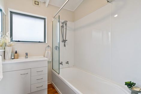 Photo of property in 2/35 Station Road, Te Kamo, Whangarei, 0112