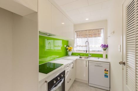 Photo of property in 5/3204 Great North Road, New Lynn, Auckland, 0600