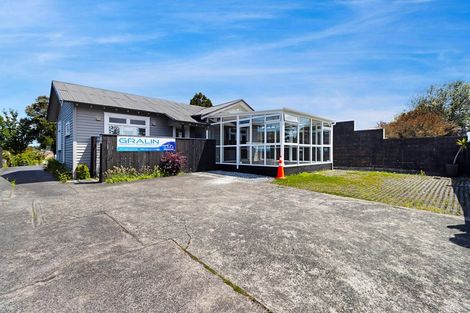 Photo of property in 3208a Great North Road, New Lynn, Auckland, 0600