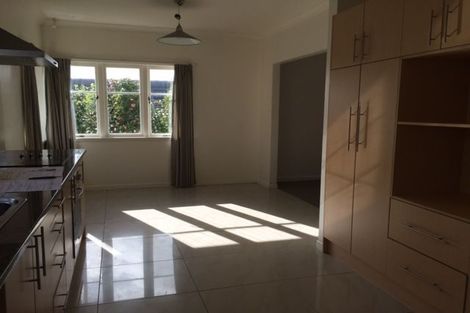 Photo of property in 16 Kauri Glen Road, Northcote, Auckland, 0627