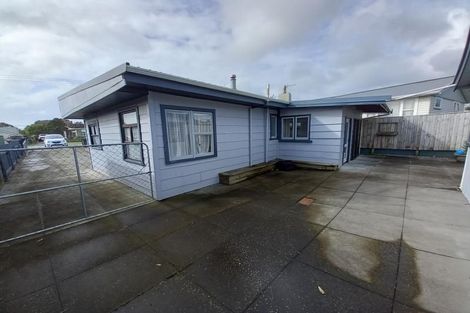 Photo of property in 69 Domett Street, Waitara, 4320