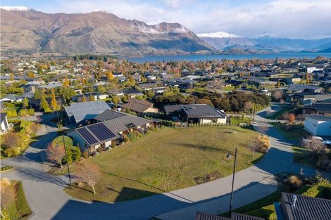 Photo of property in 5 Karearea Rise, Wanaka, 9305