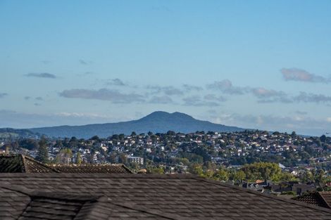 Photo of property in 8 Verley Rise, East Tamaki Heights, Auckland, 2016