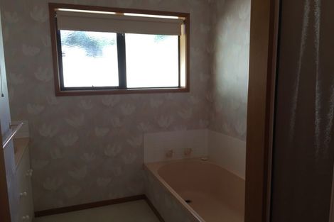 Photo of property in 8a Forest Glen, Orewa, 0931