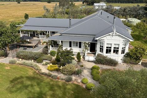 Photo of property in 247 Cross Line, Morison Bush, Greytown, 5794