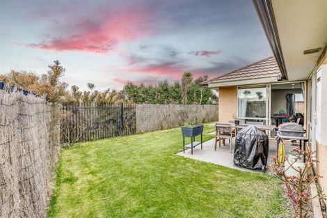 Photo of property in 17 Dunaverty Place, Broomfield, Christchurch, 8042