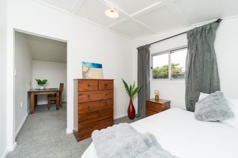 Photo of property in 9 Hinau Place, Cloverlea, Palmerston North, 4412