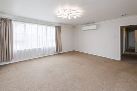 Photo of property in 9 Forbes Place, Kelvin Grove, Palmerston North, 4414