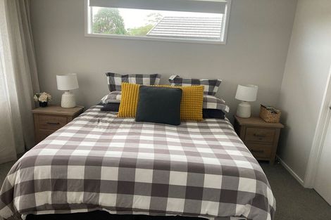 Photo of property in 13 Odlin Lane, Red Beach, 0932