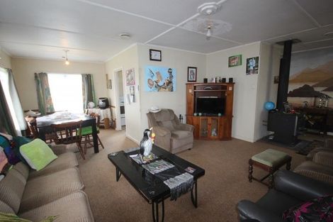 Photo of property in 2 Ettrick Place, Tokoroa, 3420