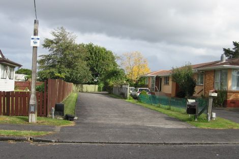 Photo of property in 2/9 Poinsettia Place, Henderson, Auckland, 0610