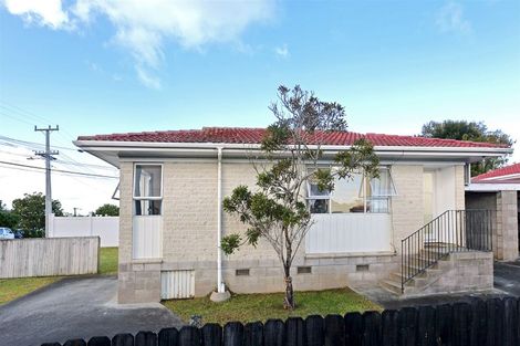 Photo of property in 1/28 Taipari Road, Te Atatu Peninsula, Auckland, 0610
