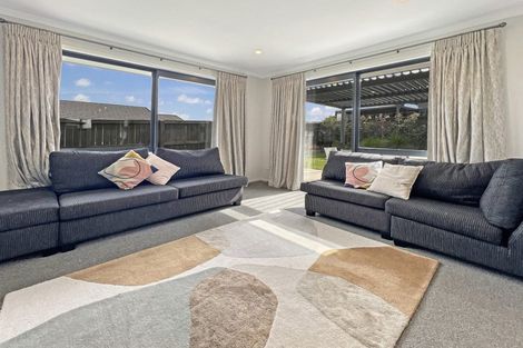 Photo of property in 3 Omahuru Road, Glenbrook, 2681