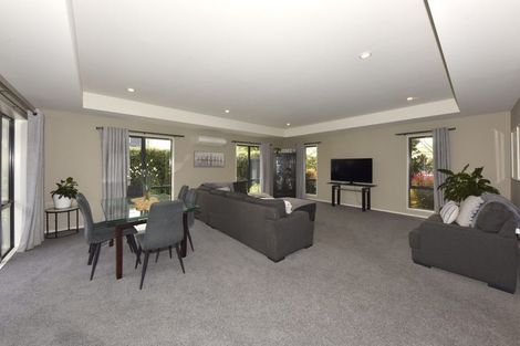 Photo of property in 37 Mcmahon Drive, Aidanfield, Christchurch, 8025