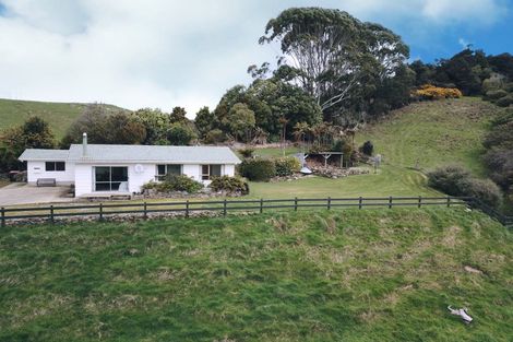 Photo of property in 112 Waikawa Curio Bay Road, Waikawa, Tokanui, 9884