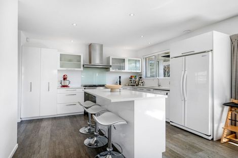 Photo of property in 210 Wairakei Road, Bryndwr, Christchurch, 8053