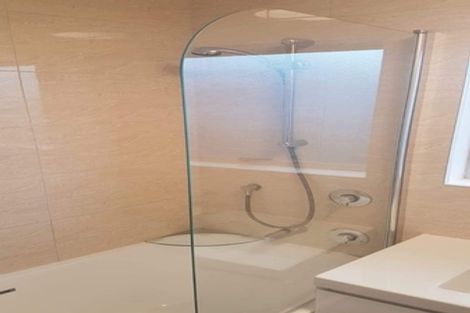 Photo of property in 2/47 Moire Road, Massey, Auckland, 0614