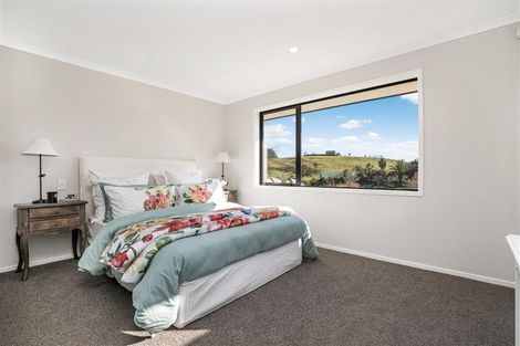Photo of property in 5 Don Mackinnon Way, Hunua, 2583