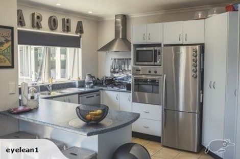 Photo of property in 18 Hollinger Place, Nawton, Hamilton, 3200