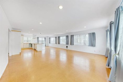 Photo of property in 2/50 Blanes Road, Weymouth, Auckland, 2103