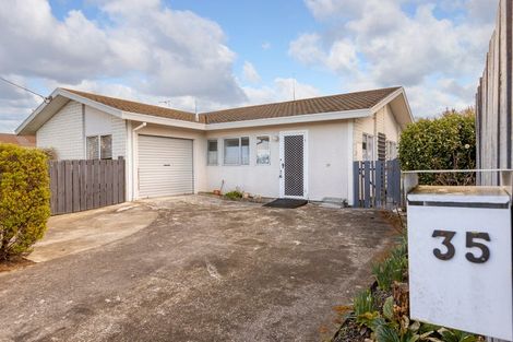 Photo of property in 35 Oak Street, Masterton, 5810
