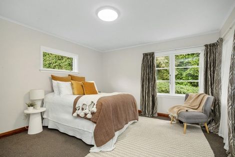 Photo of property in 15 Ngatitoa Street, Tawa, Wellington, 5028