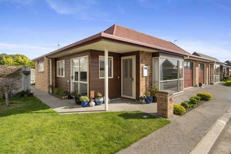 Photo of property in Rangeview Villas, 63/9 Fuller Close, Levin, 5510