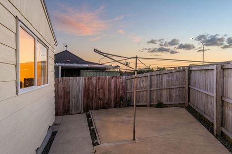 Photo of property in 12a Sturges Road, Henderson, Auckland, 0612