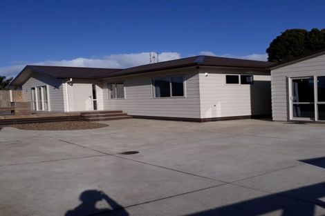 Photo of property in 9b Sandspit Road, Waiuku, 2123