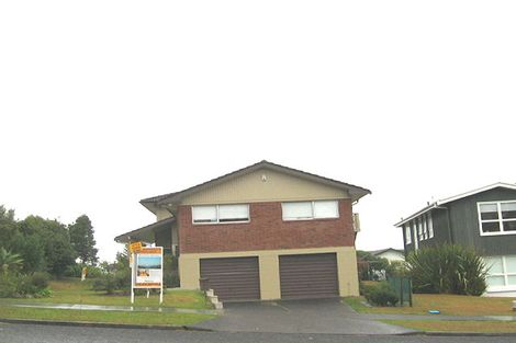 Photo of property in 16 Chelsea View Drive, Chatswood, Auckland, 0626